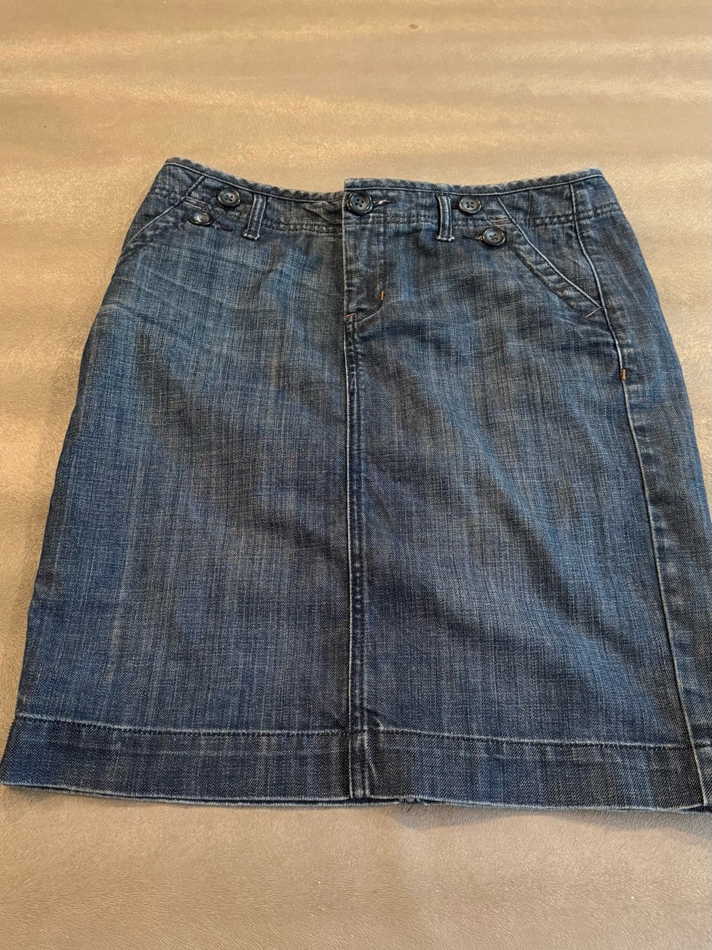 GAP limited edition Dark Blue Denim Midi Skirt. Size 6